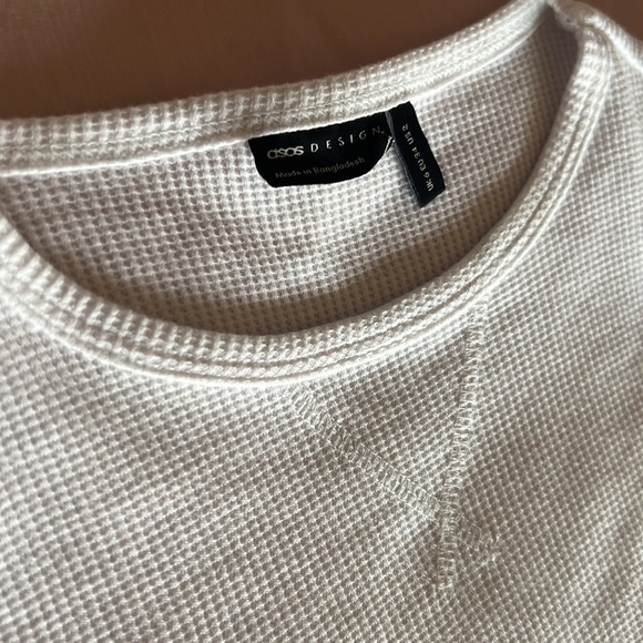 White Basic Crop Top - Picture 3 of 3